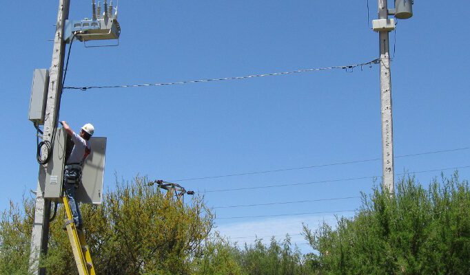 Técnico en poste eléctrico